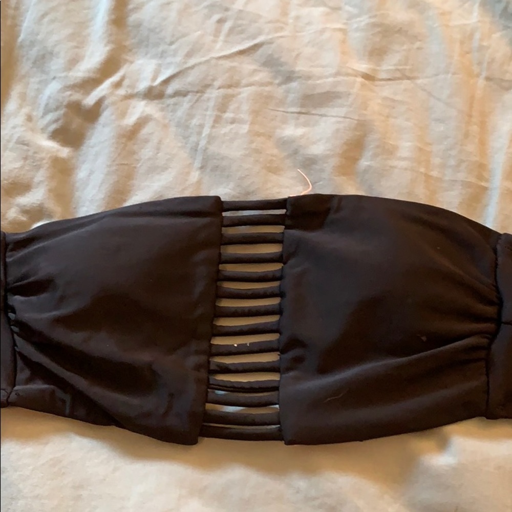 Strapless black bikini